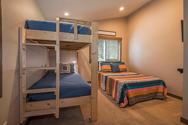 11 Pine Bough Villa Sunriver Bagian luar foto