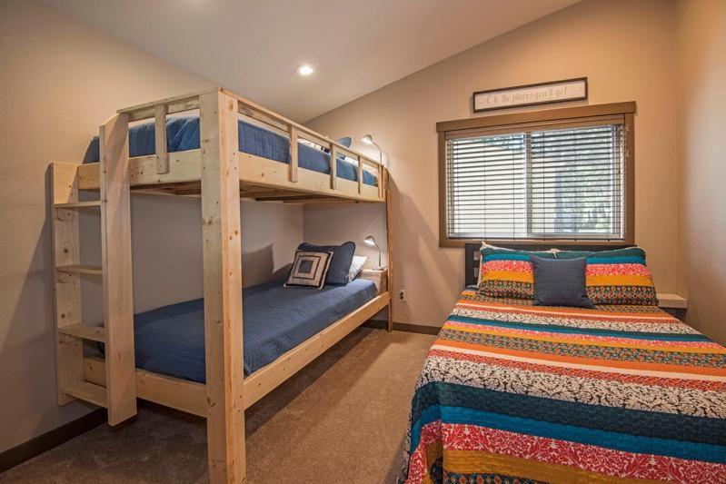 11 Pine Bough Villa Sunriver Bagian luar foto